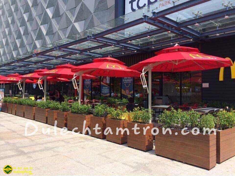 Dù che quán cafe quận 3