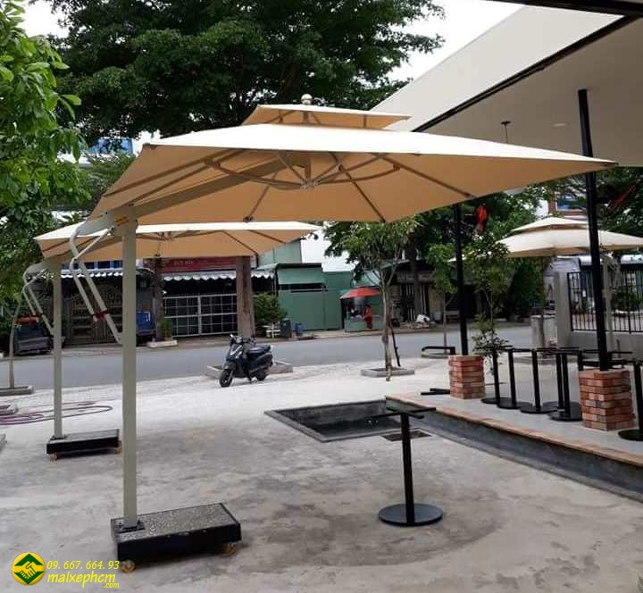Dù che nắng lệch tâm