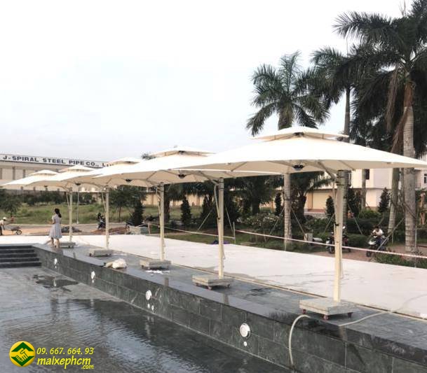Dù che hồ bơi lệch tâm