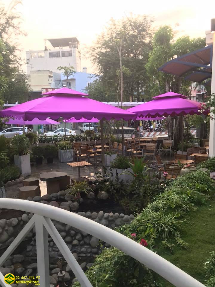 Dù vuông lệch tâm quán cafe