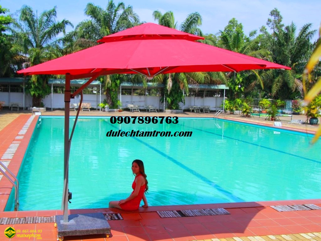 Dù lệch tâm vuông hồ bơi